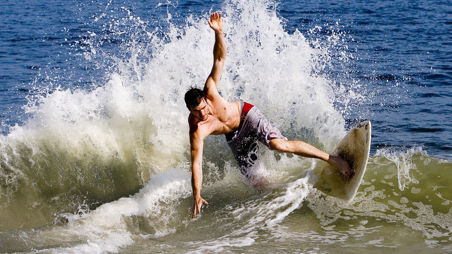 全国轮滑马拉松挑战赛在青岛举行，轮滑马拉松全程录像